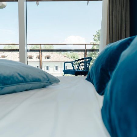 C House Rooms Lake Peschiera del Garda Extérieur photo