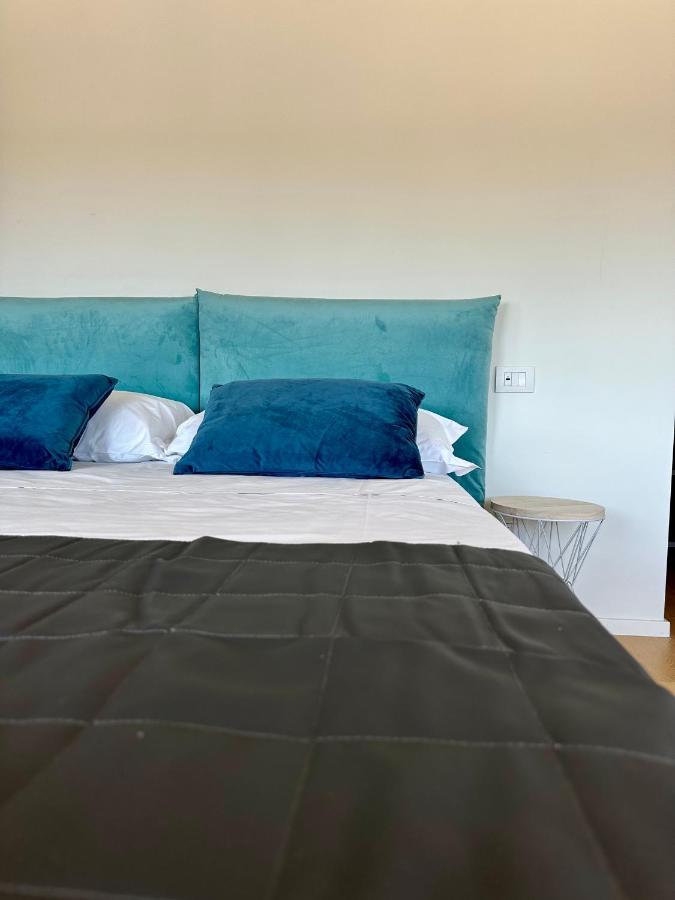 C House Rooms Lake Peschiera del Garda Extérieur photo