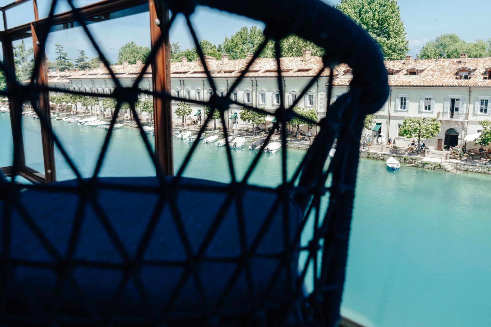 C House Rooms Lake Peschiera del Garda Extérieur photo