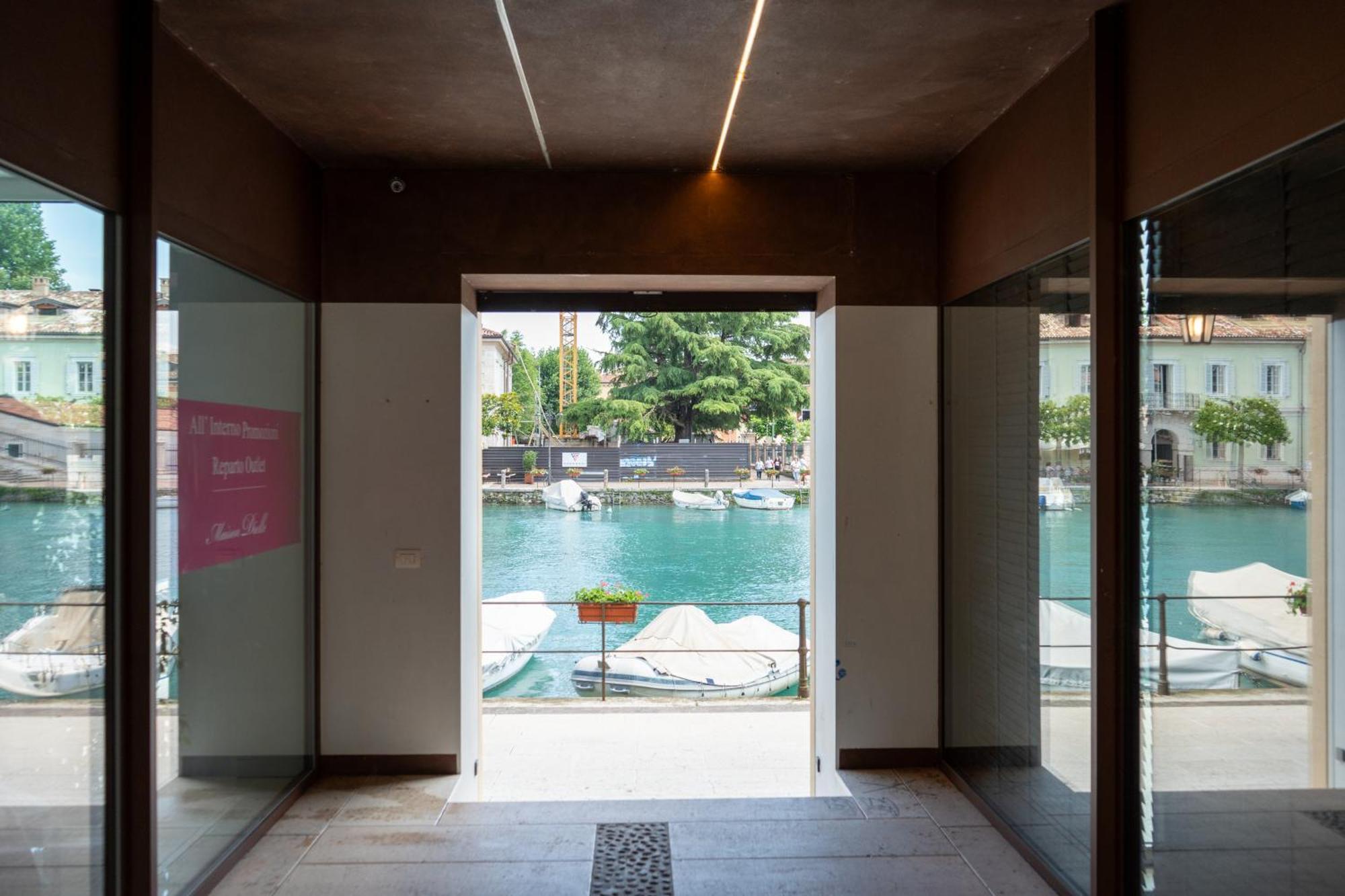 C House Rooms Lake Peschiera del Garda Extérieur photo