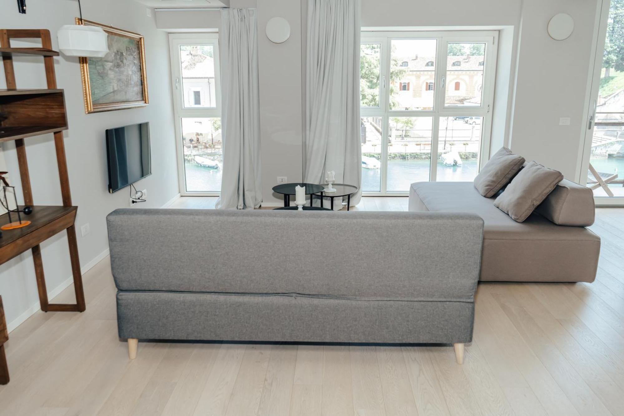 C House Rooms Lake Peschiera del Garda Extérieur photo