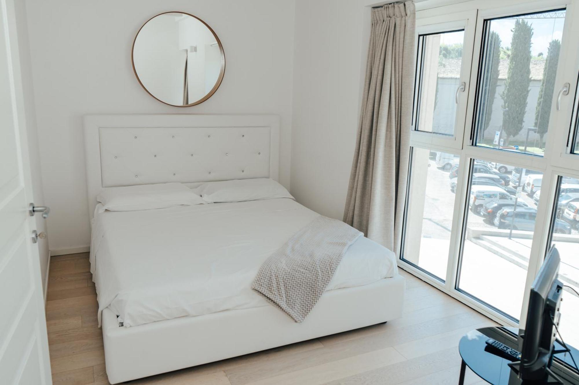 C House Rooms Lake Peschiera del Garda Extérieur photo