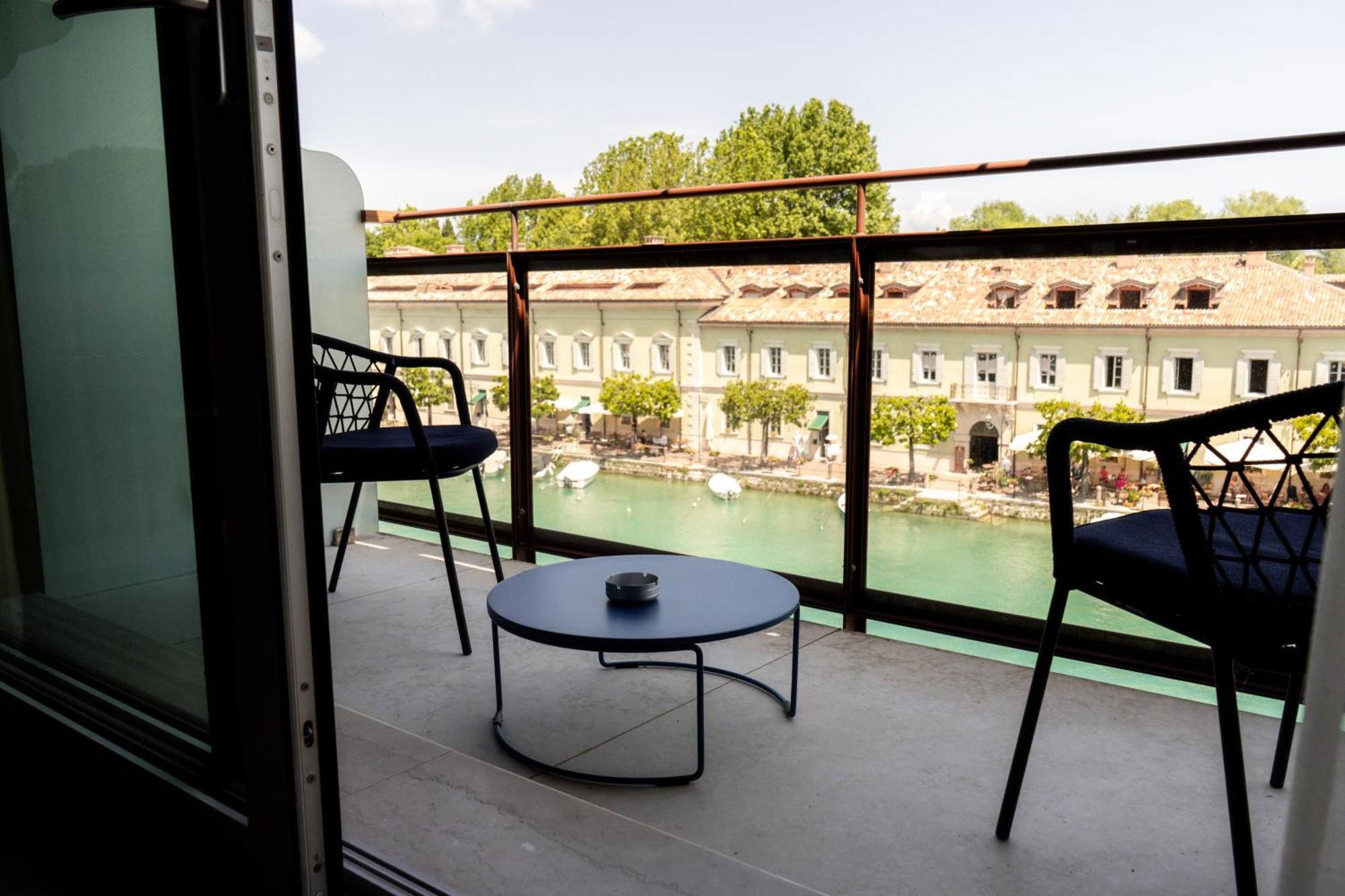 C House Rooms Lake Peschiera del Garda Extérieur photo